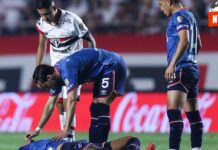 ¡Arritmia Cardíaca Cobra Vida: Joven Futbolista Uruguayo Fallece en Pleno Partido!