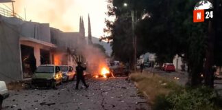 ¡Explosión sacude la sede policial de Acámbaro! Tres agentes heridos en atentado con coche bomba