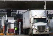 ¡Aranceles de Trump Sacuden el Comercio Mundial! ¿Podrán México y Canadá Evitar el Impacto?