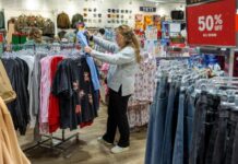 ¿Vale la pena pagar más? El polémico juego de aranceles de Trump que divide a EE.UU.