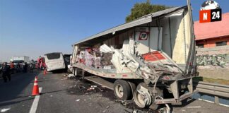 Caos en Ecatepec: Choque entre tráiler y transporte público deja 10 lesionados y horas de retención