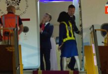 ¿Broma o tensión? El viral “manotazo” de Brigitte Macron que desató especulaciones