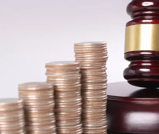 Va el SAT por cárcel para miembros de mesas directivas con operaciones fraudulentas.