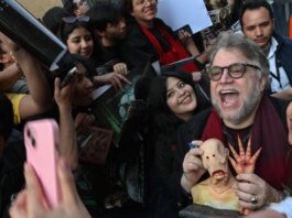 Del Toro deslumbra en México con su Frankenstein antes del estreno en Netflix